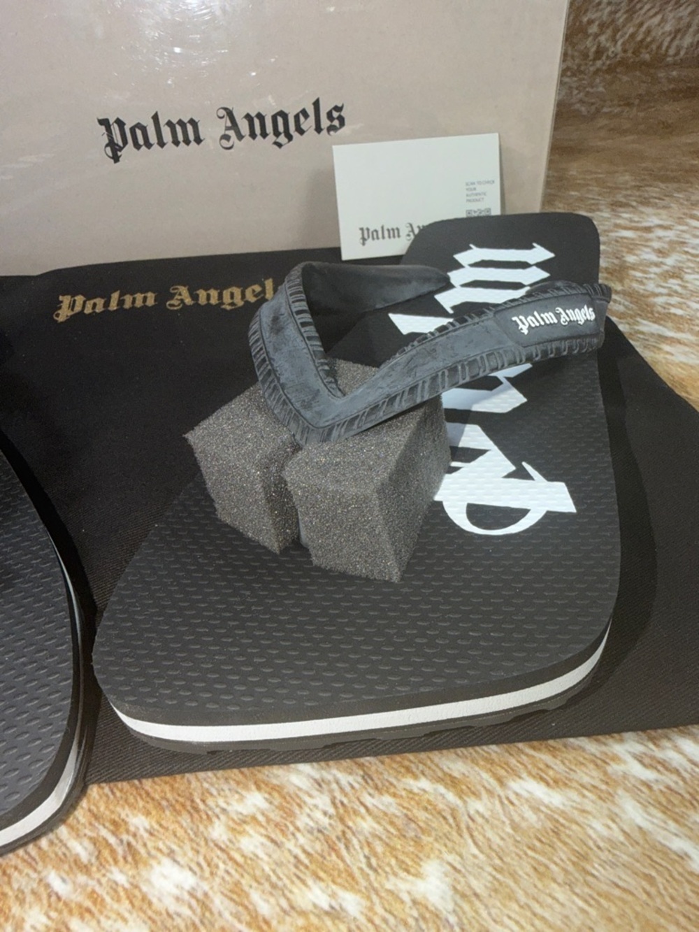NIB Authentic Men’s Palm Angels Black Logo Flip Flops Sz 40 / US Men’s sz 8 - Picture 4 of 10